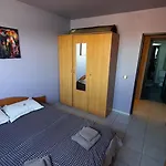 アパート Spacious, Modern In New - Sleeps 6 *