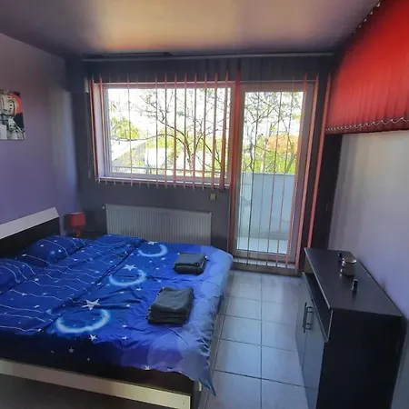 Spacious, Modern In New - Sleeps 6 * Bucarest