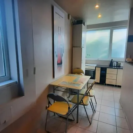 Spacious, Modern In New - Sleeps 6 *