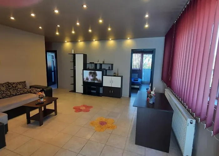 Spacious, Modern In New - Sleeps 6 *