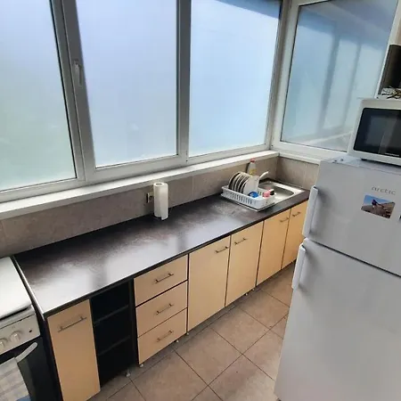 Spacious, Modern In New - Sleeps 6