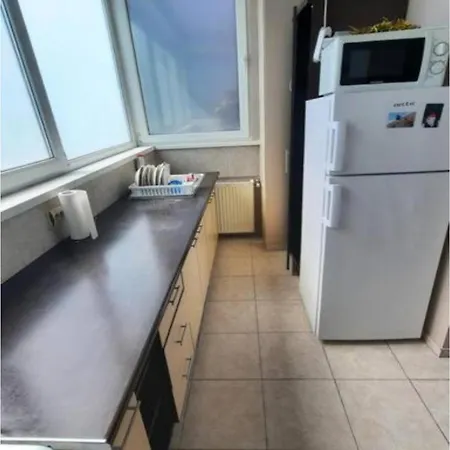 Апартаменти Spacious, Modern In New - Sleeps 6 *